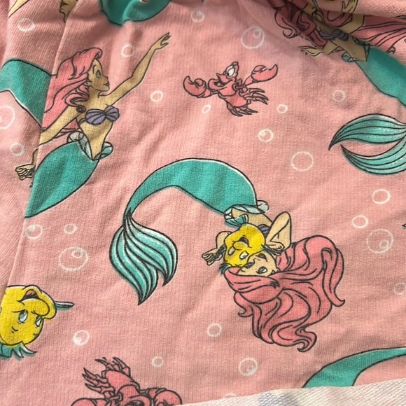 Disney Princess Ariel short and T-shirt set size 5 great condition - Picture 6 of 9